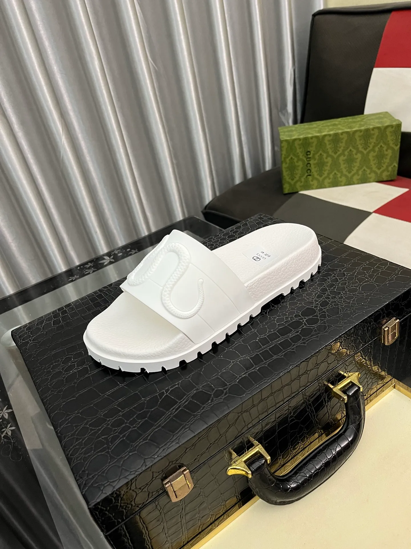 Men's men's shoes💰260⌚️⌚️ＧＵＣＣＩ.Gucci.Official website 1:1 popular slippers hot sale! Original original material 🩴 SIZE: 38-46 (45.46 non-refundable)